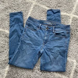 AMERICAN EAGLE size 6 Super Stretch Jeans